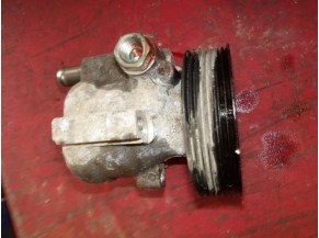 106416812-63ae44df-8747-4ee5-8851-0a452bd5a065-Piece-106416812-Pompe-de-direction-RENAULT-TRAFIC-2-e6d75cc2563fb3c5b05e7ba1af16a3e753912c8edc736e1aeadc2006e52191c4_m.JPG 2