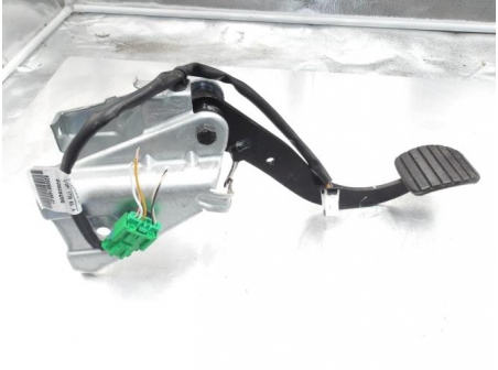 106416921-ab0711b4-c714-47b3-a153-ed4b1010a864-Piece-106416921-Pedale-de-frein-RENAULT-TRAFIC-2-2bc813cfc4bf5765b774ca2df7fed94089c3d221e30d7bd5413d46d1d68d5b5e_m.JPG