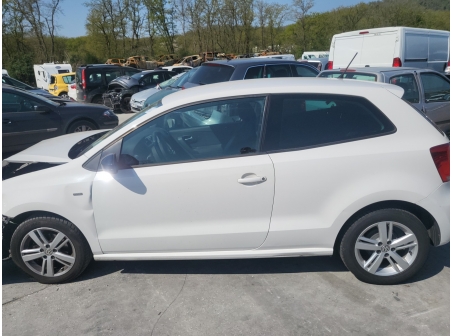 Vehicule-VOLKSWAGEN-POLO%205%20PHASE%201-2013-acc310fa22d85a4dc76257103c559e8a47d867f145068afadffe709e41f2b304_o.jpg