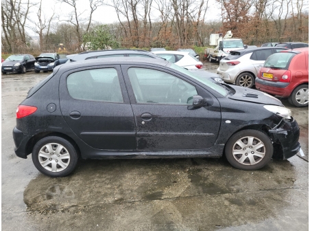 Vehicule-PEUGEOT-206+-2011-8fd77ac791efc012fe1ba14e64ac6260a31cbdd27433a60f32109c680d0fbf82_o.jpg