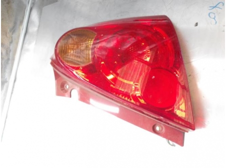 106457487-060323b9-e57d-4d64-8e9e-fdad3ce03691-Piece-Feu-arriere-principal-droit-SUZUKI-adf76930a9d90d409bf600c20d5a43d0fa76644073d67de49ed0b064f4189168_m.JPG