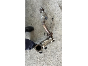 106441345-884cde7c-2738-4a92-b190-98296f3f931d-Piece-Catalyseur-echappement-HYUNDAI-bd59f2548ebc7c7174db316781c84efd9666f7bb41c2c5af368aa55cd1a254e3_m.jpg 2