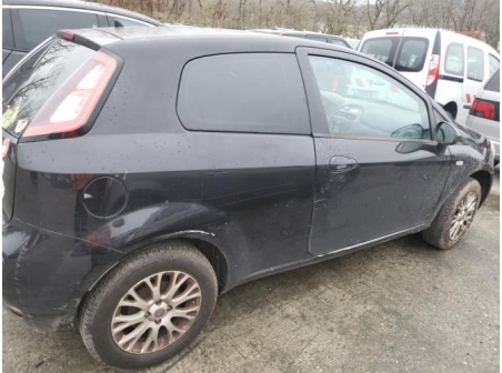 Vehicule-FIAT-PUNTO%20EVO%203-2011-9c8f7507d78b23486c559b24e0d0cdd45fc22673e5502497fcf6c6b8f7138e0b_m.jpg