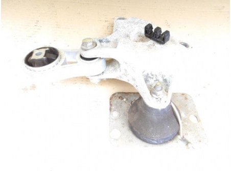 106470225-cdc9f6dc-dd01-498d-a539-bf679f8fa4aa-Piece-Support-moteur-RENAULT-2f64b5d53edf9cfe32ffe1ee89eef434ae1da39bbf5a137541595999f1e48c22_m.JPG
