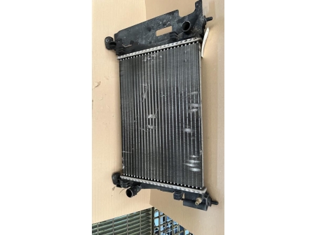 106463929-4f507e97-e1c7-4a41-830b-948d25f94e44-Piece-Radiateur-eau-52233982-FIAT-9707380d16cd5726587e3fa34cc9fe6c771d1329c62e9c0a803760bac9c898c1_m.jpg