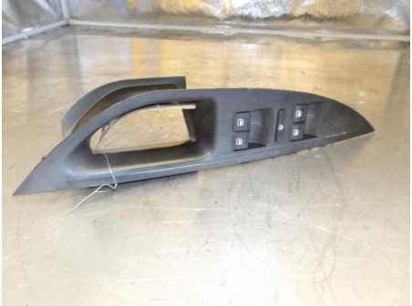 106321164-94a52d82-cd90-434d-aa4d-eb85c799b79d-Piece-106321164-Interrupteur-de-leve-vitre-avant-gauche-SEAT-ALTEA-XL-PHASE-2-14-TSI-16V-TURBO-e40c67ad686fa1537b1285ae311f740e0b78ff147f7c32fe2e2a5a38db8613e9_m.JPG