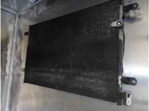 105667618-6e1b86aa-fd83-40e0-92c6-8cc10b4f3841-Piece-105667618-Radiateur-clim-4F0260403P-AUDI-A6-3-PHASE-1-30-TDI-24V-V6-TURBO-QUATTRO-4X4-0ddef6ac593478e42f82079560a9a0289353a5ff61c1f285b861531605b490bb_m.JPG 2