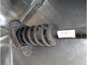 105667680-e5dca1b5-eca5-4b0d-8295-e6476ba3ec21-Piece-105667680-Amortisseur-avant-gauche-4F0413031AM-AUDI-A6-3-PHASE-1-30-TDI-24V-V6-TURBO-QUATTRO-4X4-f80bc7adf44c24abcf34cdb430de9a80acd9b61e0cc2f1f8df61091118a98885_m.JPG 2