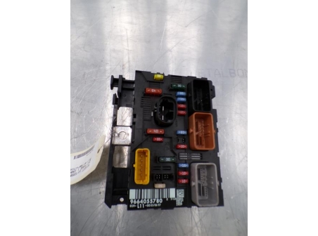106131449-df0c754c-525e-46b0-b1f1-37e4dfb62a73-Piece-106131449-Boitier-servitude-moteur-6500FH-PEUGEOT-207-PHASE-1-CABRIOLET-16i-16V-90c5069fb5ab8a24779aed01589d773fc9aa25cc9306d1bf0ed99fef490995f0_m.JPG