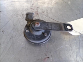 106139007-aa3a7964-4f33-4cdc-929a-8ee2cef54643-Piece-106139007-Avertisseur-Klaxon-865200H020-TOYOTA-AYGO-1-PHASE-2-10i-12V-ef820e40f477468f28ce91fa3f0e6eb9f49e517bbf28e8b60a266649bc674935_m.JPG