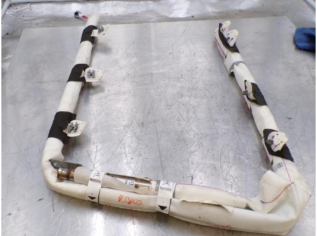 106645599-afad3004-d9dd-44b1-972a-6e0c1c4d8ba6-Piece-Air-bag-rideau-droit-OPEL-fca95257f006ee23dd7d209b8c8b838cdf48ef0ae8d9afe889a6bdf9da6fabe3_m.JPG