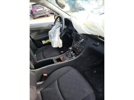 Vehicule-MERCEDES-CLASSE%20C%20203%20PHASE%202-2005-5c6c9aa12f4a182ee9a045181ed216cecc697d1f73930825b4483e2d9a78090b_m.jpg