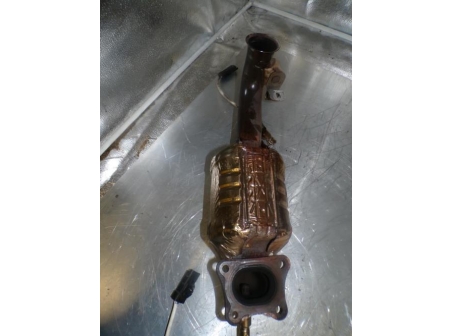 106671720-38f35b85-ebf0-43e7-9aee-855d0fb67d6f-Piece-Catalyseur-PEUGEOT-208-1-PHASE-2-12-VTI-12V-68246c6b86aac849c4f983bdde8eb59030b603d002543066af61f6f0d352a759_m.JPG