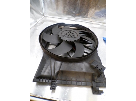 106060066-08563f44-7938-40aa-9052-1ce620f20a94-Piece-106060066-Moto-ventilateur-radiateur-MERCEDES-CLASSE-C-203-PHASE-2-200-22-CDI-16V-TURBO-b5ff8e9109665f6db3a814e9889bf1acf7590c1b0357a02889f8ab9a4f209a25_m.JPG