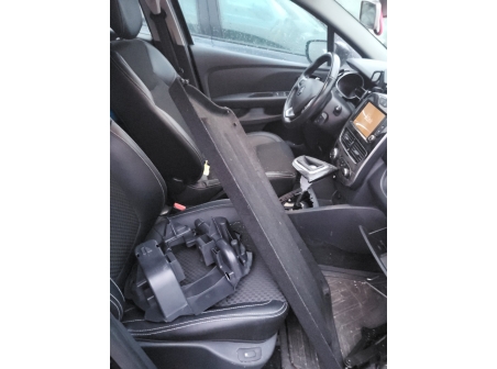Vehicule-RENAULT-CLIO%204%20PHASE%202-2017-076937ba72755d7040b710f94075c4952c9e1aa1a51e92764bf8488d2ad77513_o.jpg