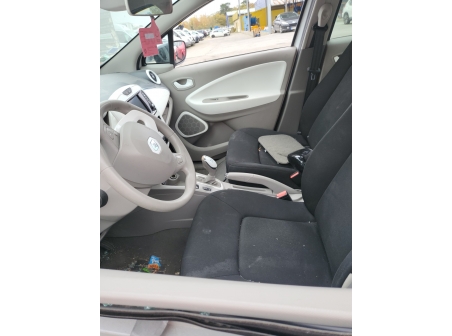 Vehicule-RENAULT-ZOE%201-2016-e9c9a0a327f97c15acd0ca98fb0cb834a23a89c8c160c9b51a6a88f6f0354096_o.jpg