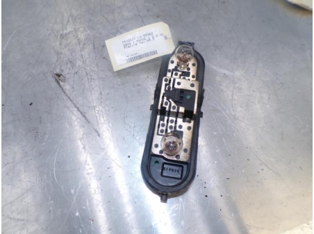 106132811-46d031d5-827b-4516-aefc-c7b5a526d102-Piece-106132811-Platine-feu-arriere-droit-PEUGEOT-5008-1-PHASE-1-20-HDI-16V-TURBO-551155c9209fccb300ccf9e95a6fcea758a68ad095cc0297c9ef055c956c6a37_m.JPG