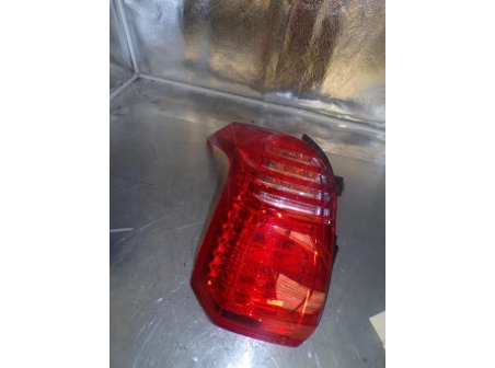 106709995-11374c35-248d-4e2c-9ad2-e65ffbdac816-Piece-Feu-arriere-principal-gauche-PEUGEOT-aa4846a5ce18c3d7fd2e971805d87a669fff74a6e7a2bb88ee0b7e7c939709be_m.JPG