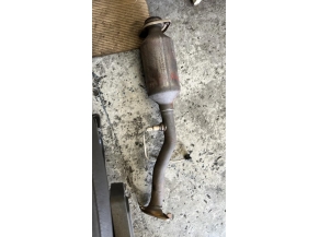 106814676-28da6ce0-866b-4c71-bef2-3ef7c516e4ab-Piece-Catalyseur-echappement-MAZDA-2-1-f309c20debc967f7c4e750bee3f1533ac8c4dc910034ba86c80fbe8ee9347ae7_m.jpg