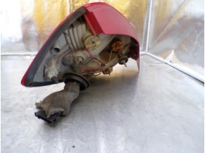 106863545-2ceed44a-f023-4756-b928-9b2db199804a-Piece-Feu-arriere-principal-droit-SKODA-FABIA-2-PHASE-1-BREAK-14-TDI-6V-TURBO-720f3e7f5fd7a3d21257a5edbecfb58af00fc90c71a11e51b3ad89922d275e15_m.JPG 2