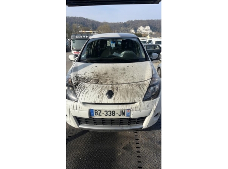 Vehicule-RENAULT-CLIO%203%20PHASE%202-2011-6f19b2e671cc89a4eb40ccdaca52ff17312546422136fccdabaf35e8c408e05b_m.jpg