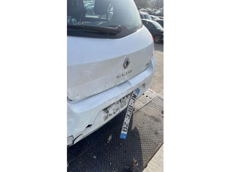 Vehicule-RENAULT-CLIO%203%20PHASE%202-2011-f72ed1ac2b3e8e7f549ef15415f172975da74fce0c045979c718391a3c6df4bf_m.jpg