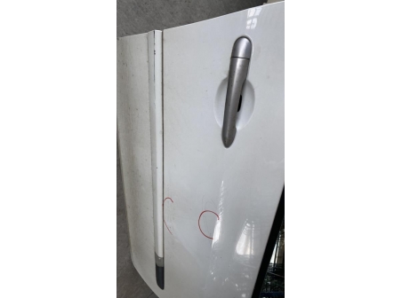 106926829-03823382-95c0-4f48-8efc-9d1e3973f654-Piece-Porte-avant-droit-7751479113-RENAULT-CLIO-3-PHASE-2-54821a7de5b3289086b90a22dfe7873e46b50e47e240062d73f8fc574bebf3ab_m.jpg