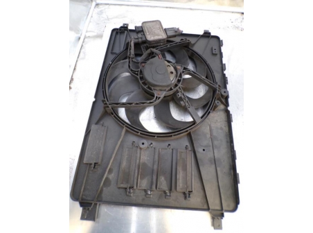 106956426-cf5734af-a98b-4773-bbbf-5e75c2a9db13-Piece-Moto-ventilateur-radiateur-VOLVO-d69ffcd27363a29557a9584c1139ddbcd4392de14954c1b0c8f231110993b6e0_m.JPG