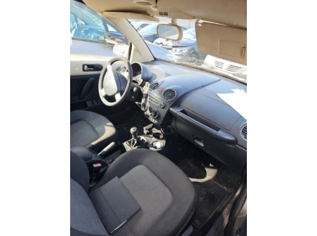 Vehicule-VOLKSWAGEN-NEW-BEETLE-1-PHASE-2-CABRIOLET-2007-2f908feb557437272f43779306f176e114039dcfea11333daa2562e680aba60a_mtn.jpg