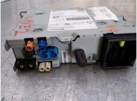 107183408-860e4fa6-7e6b-42cc-81bd-6f9062ed3763-Piece-Autoradio-dorigine-PEUGEOT-2008-2-12-PURETECH-12V-TURBO-8f00411d057d0ef8828f092500e9f79da6d1ca8281664054876c41888e1e4783_m.JPG