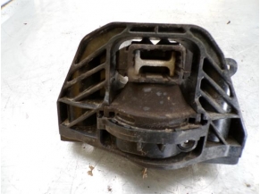 107184841-7a2b8ea0-c0db-42f5-b9f9-a1c402dd435c-Piece-Support-moteur-droit-PEUGEOT-f918bd6b52bfac8df8625741dff85bd23a0a5b4d27a82595ef7ca4a2794de0b2_m.JPG 2