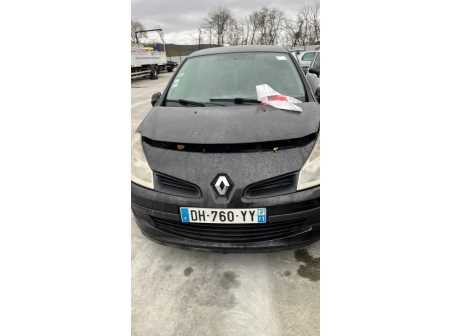 Vehicule-RENAULT-CLIO%203%20PHASE%201-2006-5e00c1dfb26d566969bfb8f47e0a766f655d38f8f6f6ae9c382db28b9c489f73_m.jpg