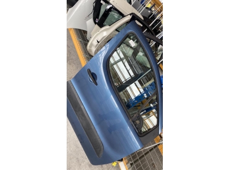 105633005-7a68f07f-c779-49cd-901e-a06aa6236571-Piece-Porte-avant-droit-9004Z6-PEUGEOT-PARTNER-80a7ef8719221f681697375a5c73ee7f2843d6e76e0cbe36e3271f6e4440123c_m.jpg