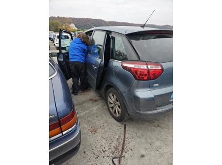 Vehicule-CITROEN-C4%20PICASSO%201-2012-daba4e377a7dfb073242ecd2b5b49c76b08e46c0343a1a486a3a4ba402621376_m.jpg