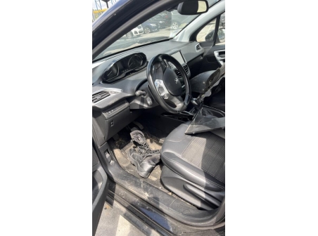 Vehicule-PEUGEOT-2008%201%20PHASE%201-2016-8f84257d88a936b9f2292485ad55241737904f5751841908be9a86b71130c32f_m.jpg