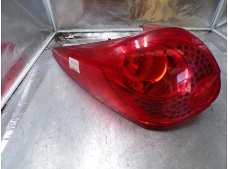 107365652-b5c54de3-225c-4837-8d0a-a94a7ae48676-Piece-107365652-Feu-arriere-principal-gauche-PEUGEOT-207-PHASE-2-BREAK-16-HDI-8V-TURBO-c770bd423462b6c9e95e11ca61ff5cff5427c1a7dbede7e95cc99a7789ba7ea1_m.JPG