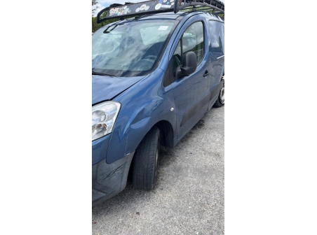Vehicule-PEUGEOT-PARTNER%20-2010-d2d3fbd0ec1151525ead61e90e323d6953b45a94207023784b0e593ba10bfd54_m.jpg