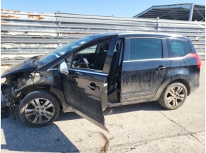 Vehicule-PEUGEOT-5008%201%20PHASE%202-2014-6f2b4d1691bbd8857a3f9cac746d4a595a367da260b8f41294585e65354e4b96_m.jpg 2