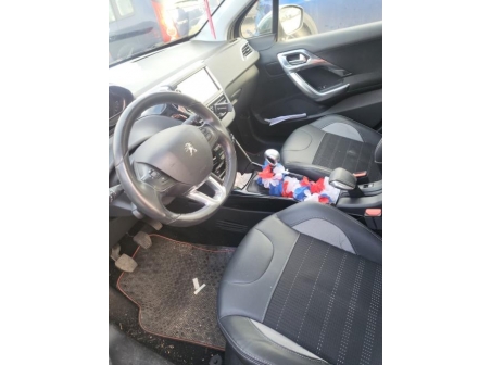 Vehicule-PEUGEOT-2008%201%20PHASE%201-2015-83ffe3e5483fa51945e744f96e807a15e1a9c6753306fde954734e4b4e718ad5_m.jpg