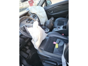 Vehicule-RENAULT-SCENIC%203%20PHASE%203-2015-624ca856d60665e595db9803618612c656a6181f49a4946d8a46c294c6956a41_m.jpg 2