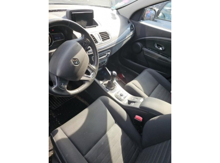 Vehicule-RENAULT-MEGANE%203%20PHASE%203%20BREAK-2015-0f241615633481745212ea59f3c3a29088c04c340be4f89e2d00764798623c53_m.jpg