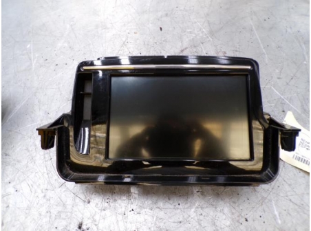 107411212-d6147719-3954-4b32-a728-7edf2a02bc1d-Piece-107411212-Ecran-GPS-RENAULT-MEGANE-3-PHASE-3-BREAK-12i-16V-TURBO-TCE-115-7ca73d4700bfd043624fe99dddf4de8b382823c62052c4519dc1129320f7f8c8_m.JPG
