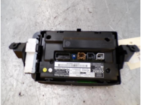 107411212-c5339e62-8cde-477b-b536-567f762c87d4-Piece-107411212-Ecran-GPS-RENAULT-MEGANE-3-PHASE-3-BREAK-12i-16V-TURBO-TCE-115-d8c1590a1d8bbb1d4190c9e446918a091731df6d2ae4b083bc77e049ad1e2475_m.JPG