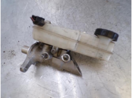 107412469-a14faba8-6c5e-4d49-8d81-080b19ce92ce-Piece-107412469-Maitre-cylindre-RENAULT-MEGANE-3-PHASE-3-BREAK-12i-16V-TURBO-TCE-115-f9cf9e844886d233288862368a0bf2cad1ea8bf4a49cfa16cfc4267ff2cc106e_m.JPG