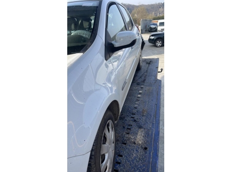 Vehicule-RENAULT-CLIO%203%20PHASE%202-2011-a87f9c4e9a3d2b2d23564fd579e40222c9309499fc2b99c5ecd00b4cd53928bc_m.jpg