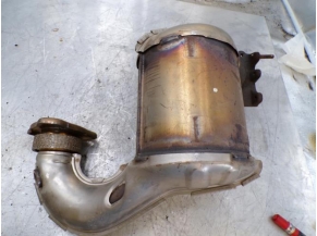 107489660-d506eaec-50a8-4ad4-85f3-10e101b0c704-Piece-Catalyseur-RENAULT-LAGUNA-3-PHASE-2-20-DCI-16V-TURBO-dae1a0fe483a4a42942e7a7b46596562c1eceb6f64c5d88879b05850a953ca43_m.JPG 2