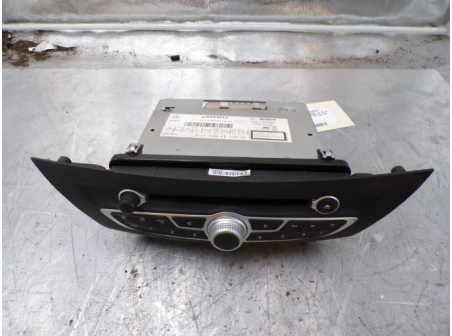 106125598-0770eaf5-13a3-4acd-8451-3b68accf0424-Piece-106125598-Autoradio-dorigine-281152237R-RENAULT-LAGUNA-3-PHASE-2-20-DCI-16V-TURBO-03423cbdd19e8523a250fbe3ba947b62425a47bbc023ff677848a675f4351ee8_m.JPG