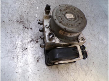 107494889-a94c2cbe-6b9b-4989-bc8b-d7a8ed92d595-Piece-Bloc-ABS-PEUGEOT-208-1-PHASE-1-16-HDI-8V-TURBO-a0d372c050b47d76be2691ef2a7a9d3051c5d669763e98a8272e6be8151b59c7_m.JPG