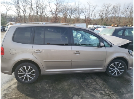 Vehicule-VOLKSWAGEN-TOURAN%202-2011-0e807a5b71b31eb96d71645bc9f9bfe6ba87b9ff4c131264f271b78476f1f90b_o.jpg