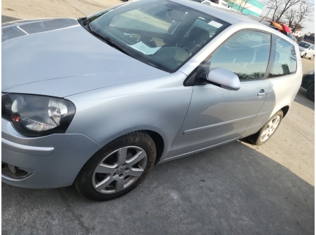 Vehicule-VOLKSWAGEN-POLO%204%20PHASE%202-2009-ee2781d3ee4de3a8703ac3e6d49f7bac17a249883d1e082c9b8e6b7312c6d20a_o.jpg